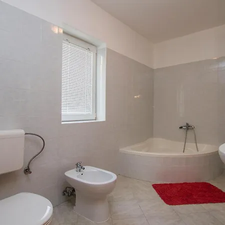 5 Bedroom Stunning In Semesterbostad