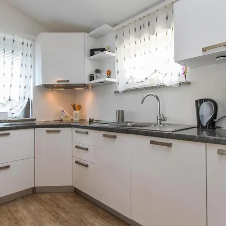 5 Bedroom Stunning In *