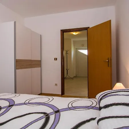 Holiday Home Nedescina Nedescina Casa de Férias Nedeščina