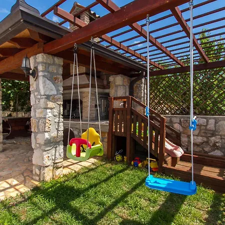 Holiday home 5 Bedroom Stunning Home In Nedescina *