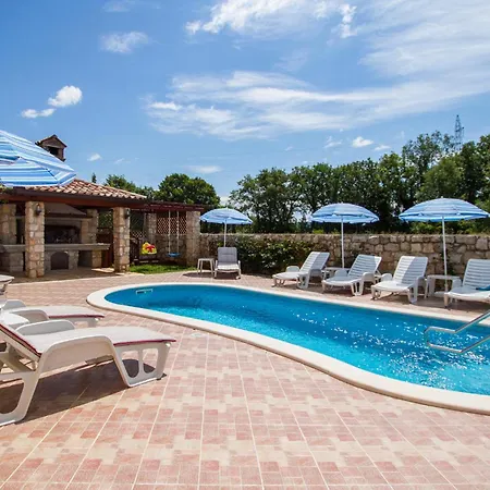 5 Bedroom Stunning Home In Nedescina